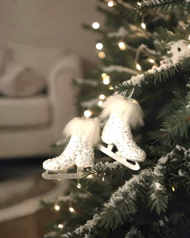 Yılbaşı Ağacı 3lü Paten Süs Beyaz