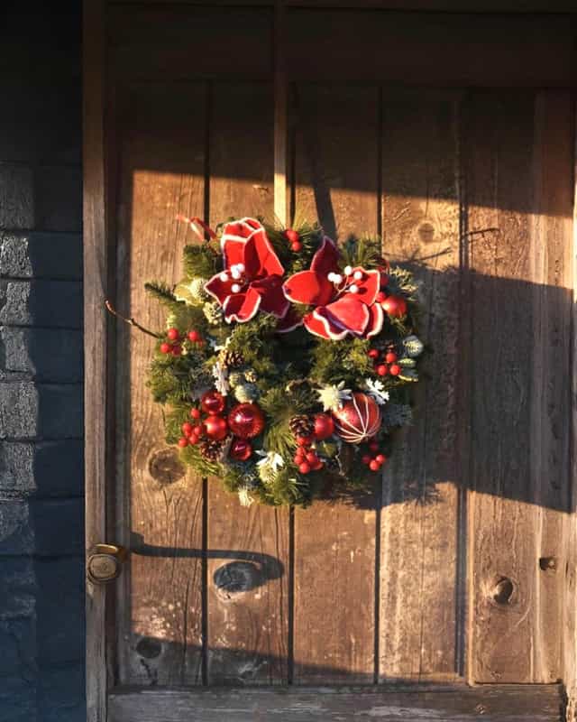 Yılbaşı Kapı Süsü Manolyalı Yuvarlak Kapı Çelengi 45 cm