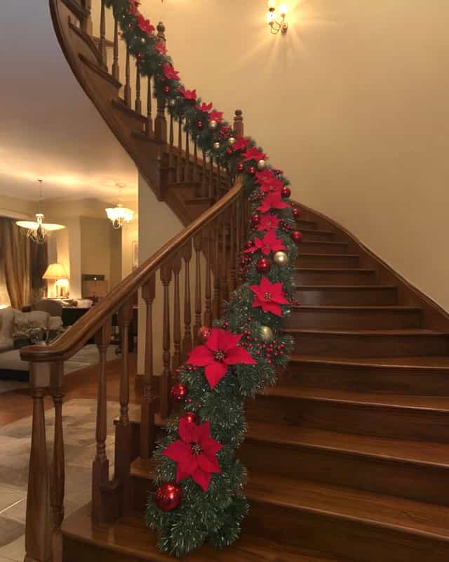 Yılbaşı Hazır Süslenmiş Kırmızı Garland Dekor 230 CM