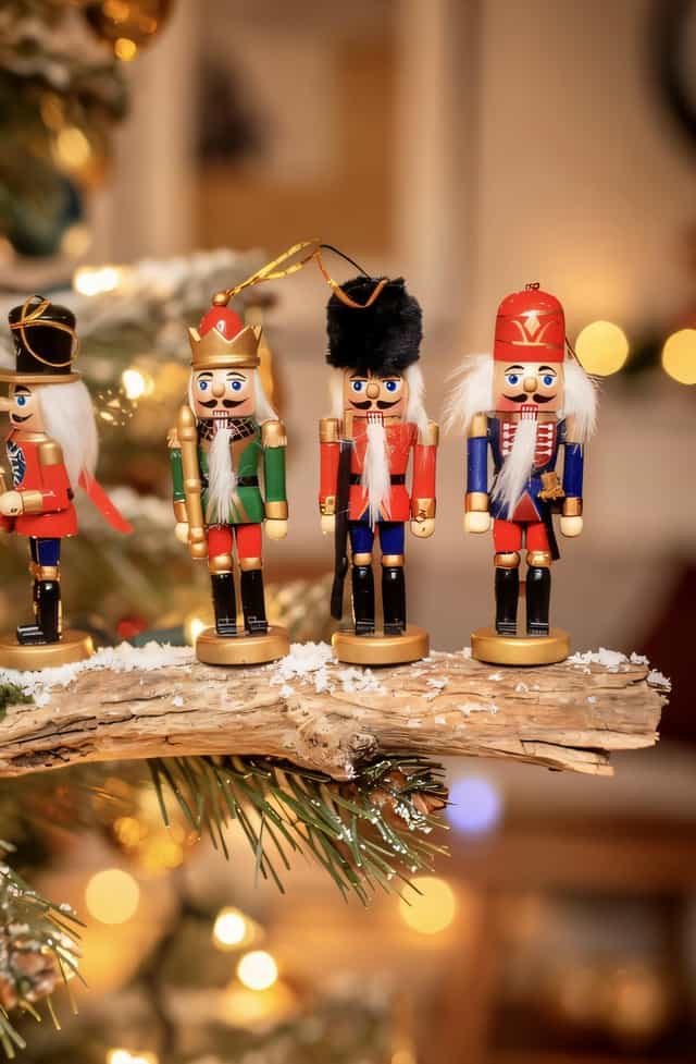 Yılbaşı Fındıkkıran Kurşun Asker 13 cm 4lü Set