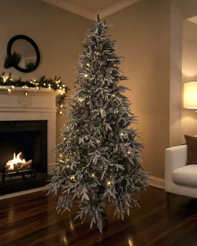 İthal Yılbaşı Ağacı Kendinden Karlı Ve led Işıklı 210 CM