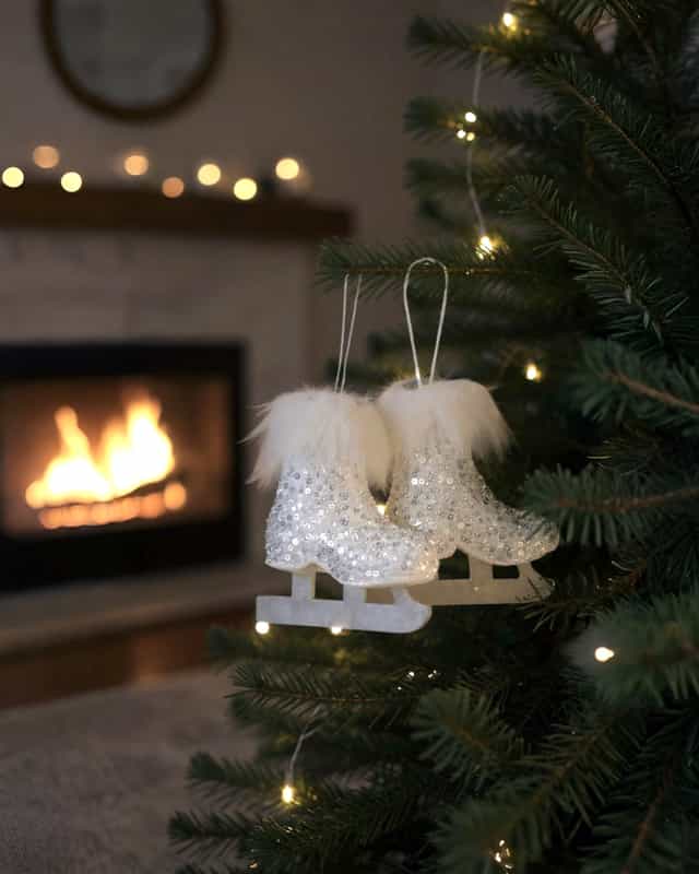 Yılbaşı Ağacı 3lü Paten Süs Beyaz