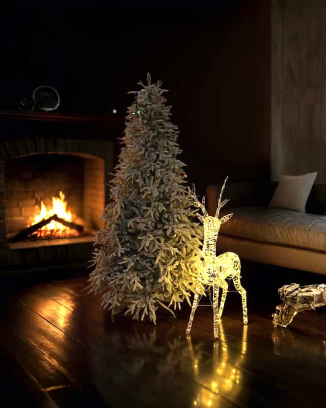 İthal Yılbaşı Ağacı Kendinden Karlı Ve led Işıklı 180 CM