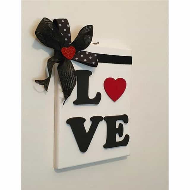 Love Yazılı Duvar Süsü